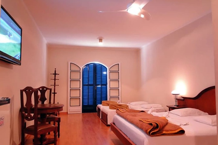 Room 2 of 17