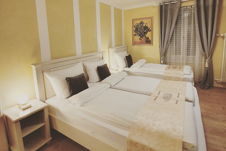 Room 51 of 266