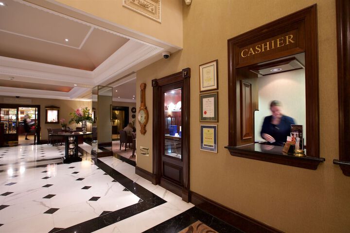 Hotel 2 of 89