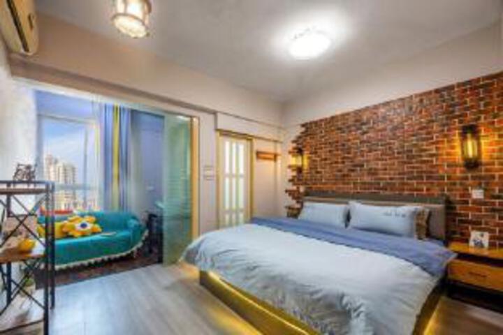 Room 6 of 6