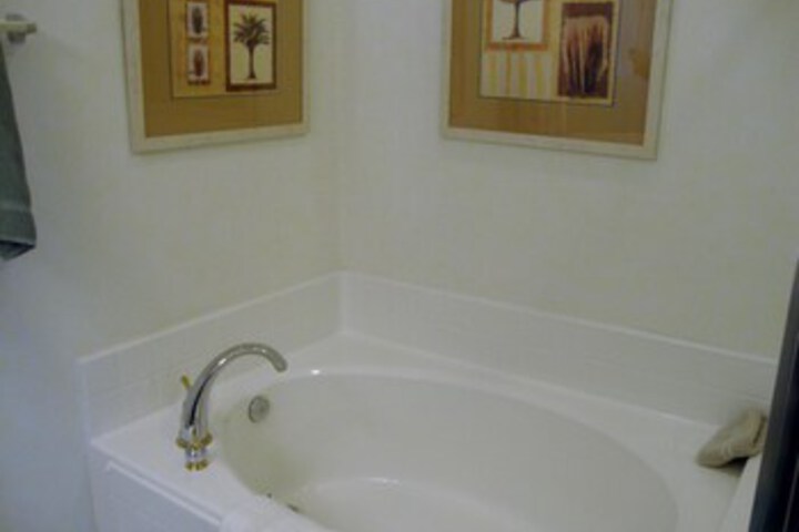 Room 16 of 65