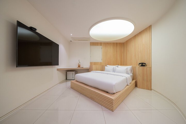 Room 69 of 104
