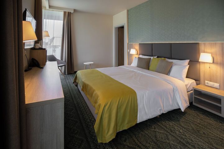 Room 5 of 30