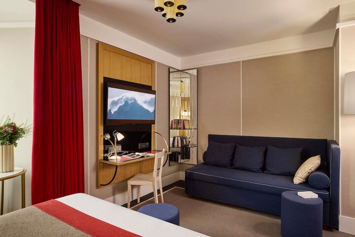 Room 30 of 128