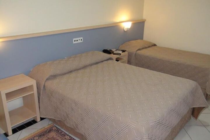 Room 16 of 36