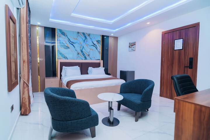Room 11 of 60