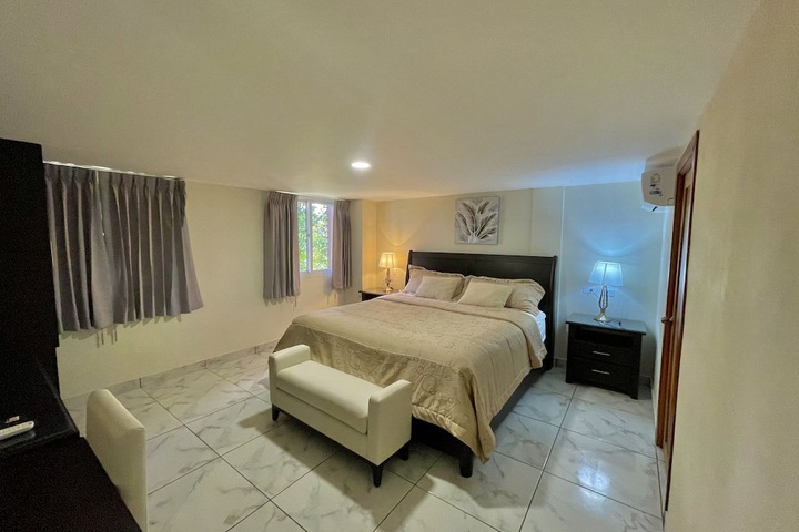 Room 21 of 80