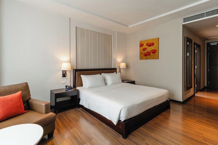 Room 13 of 82