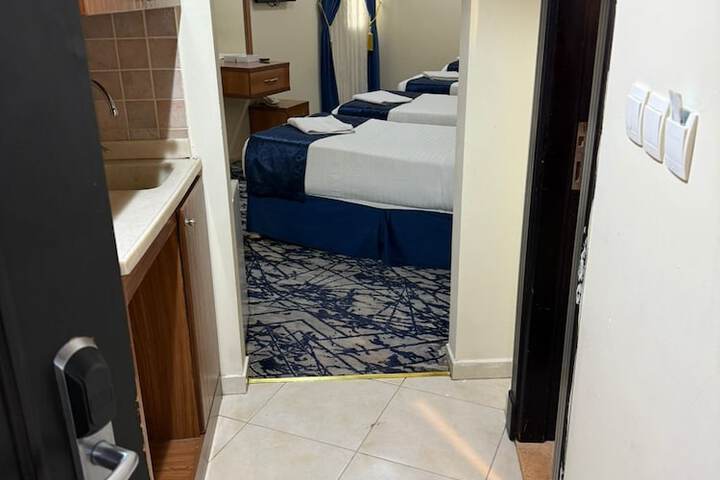 Room 11 of 21