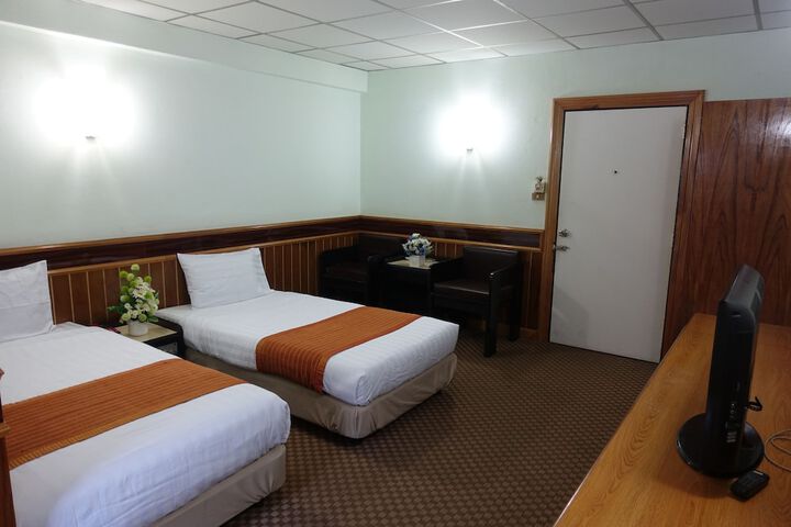 Room 8 of 31