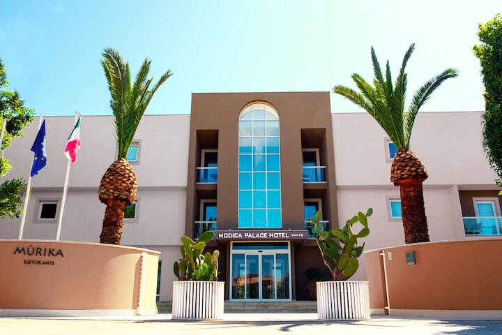 Hotel 70 of 80