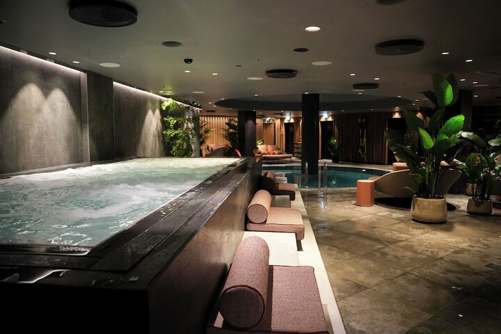 Pool 70 of 107