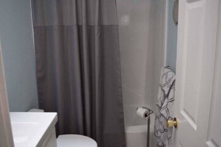 Room 2 of 36