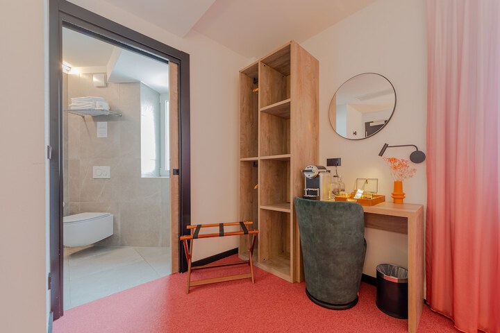 Room 8 of 45