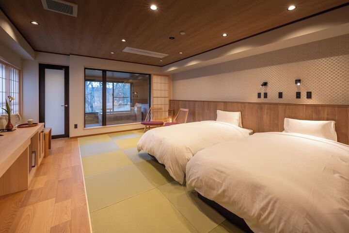 Room 5 of 33