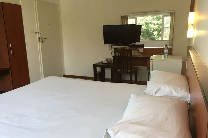 Room 4 of 26