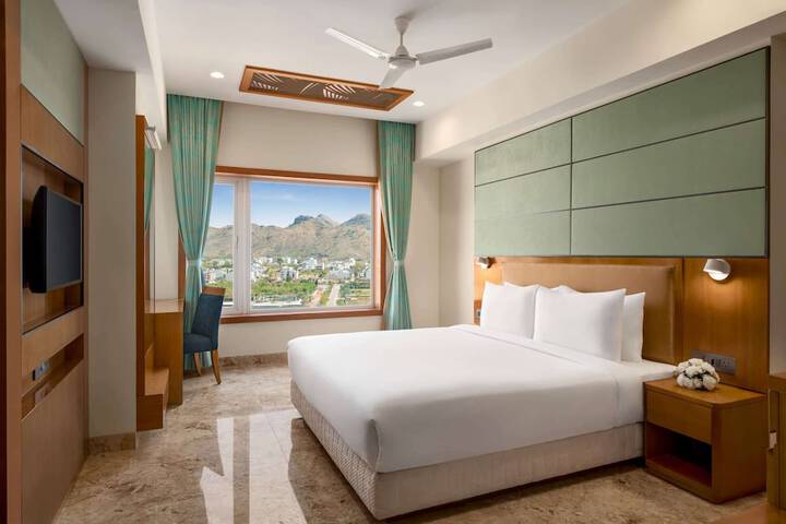 Room 5 of 37