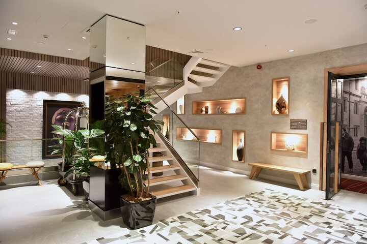 Guest Lobby