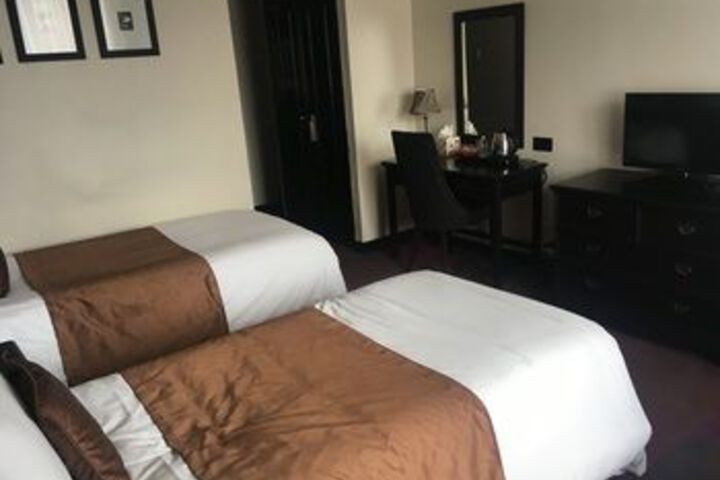 Room 8 of 23