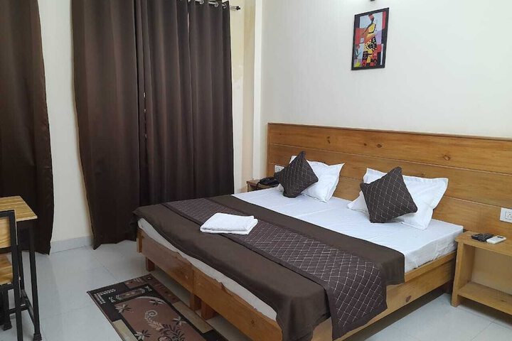Room 26 of 33