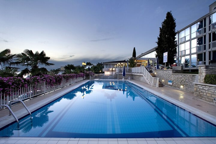 Pool Hotel