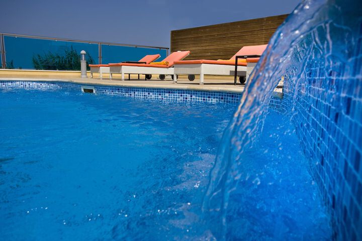 Pool 151 of 187
