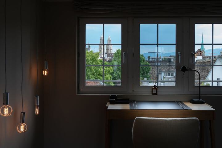 Room 6 of 33