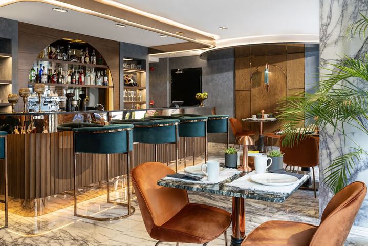 Lounge 57 of 67