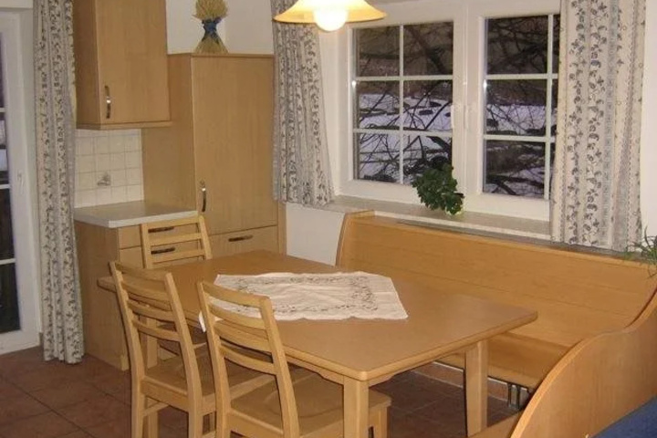 Room 5 of 16