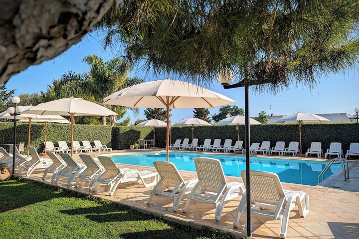 Pools & Facilities