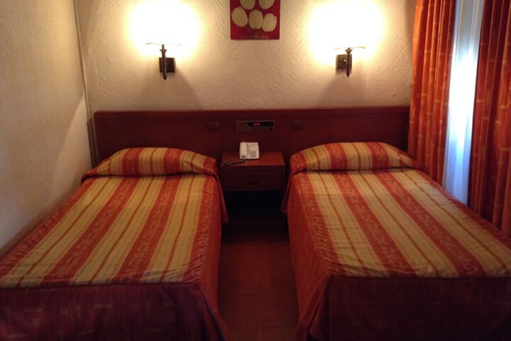 Room 3 of 47