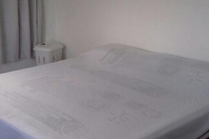 Room 4 of 17