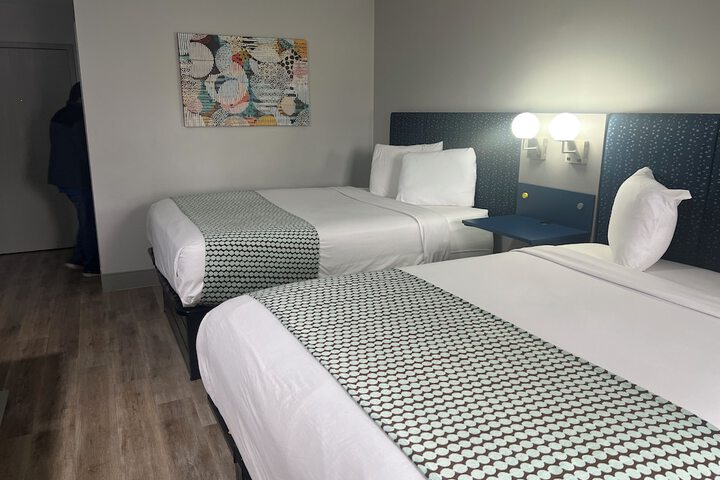 Room 2 of 6