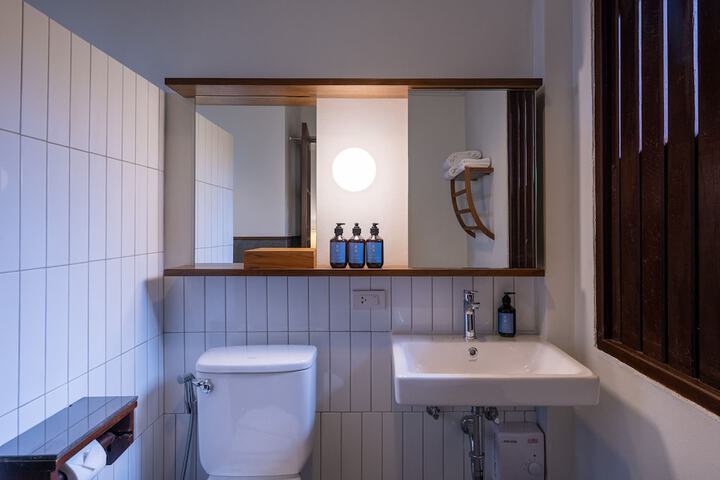 Room 8 of 31