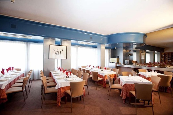 Dining Photos