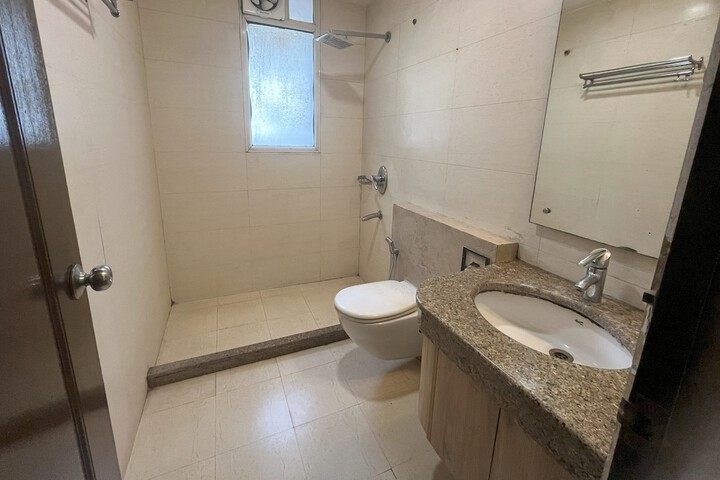 Room 12 of 18