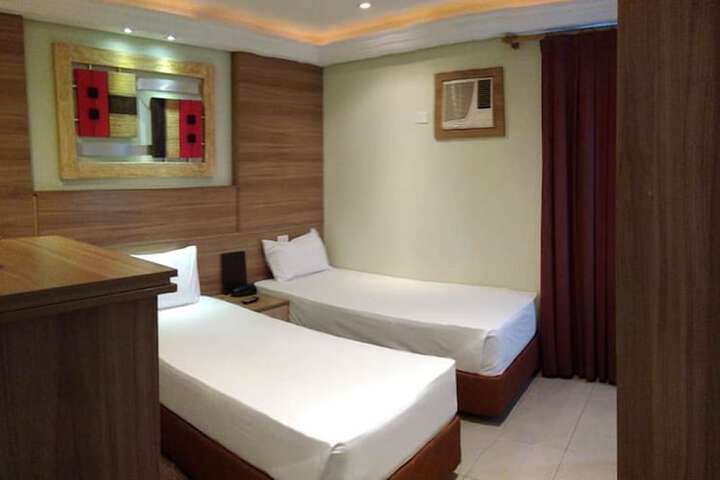 Room 16 of 41