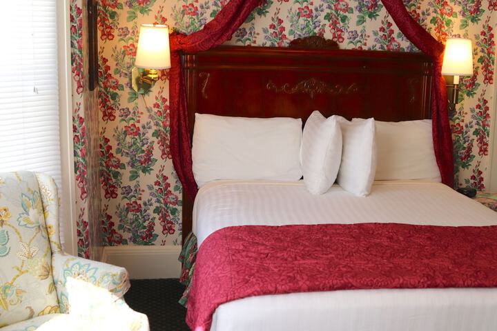 Room 47 of 112