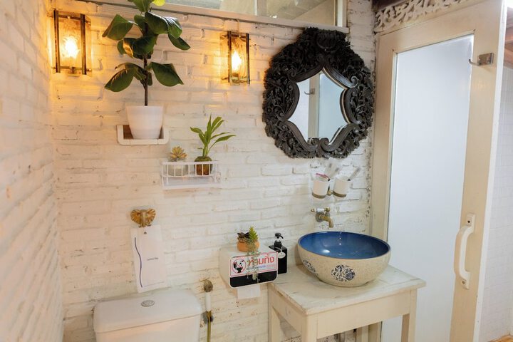 Room 185 of 290
