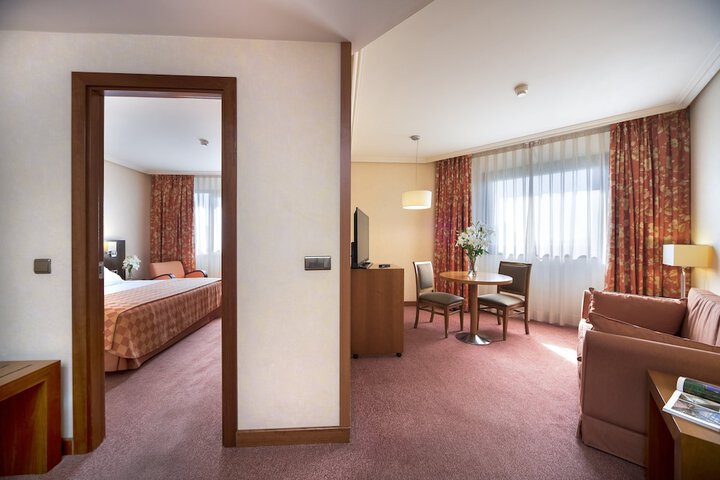 Room 9 of 78
