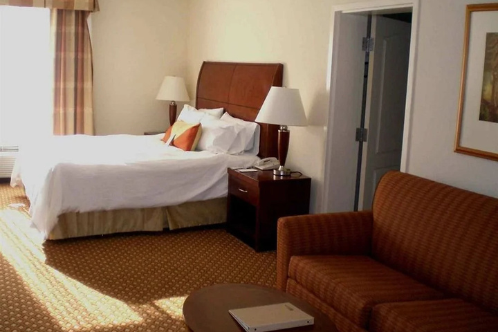 Room 4 of 23