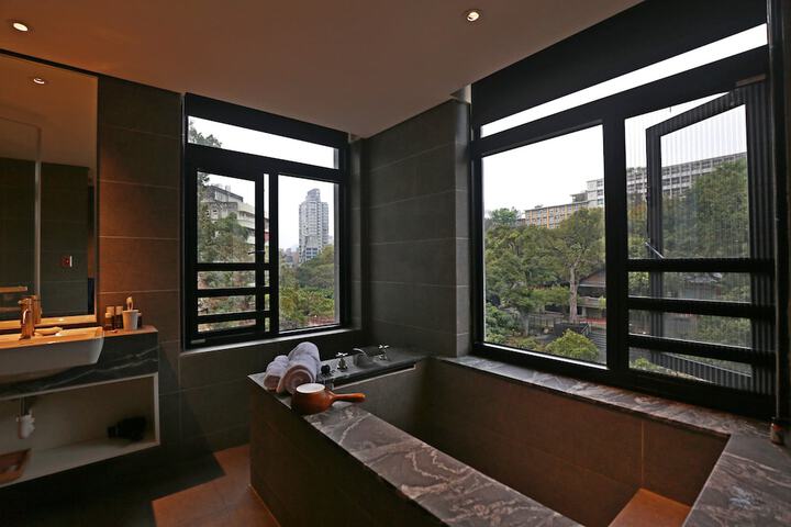 Room 20 of 41