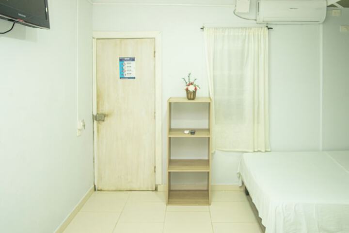 Room 42 of 108