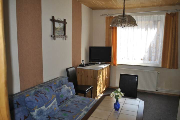 Room 13 of 33