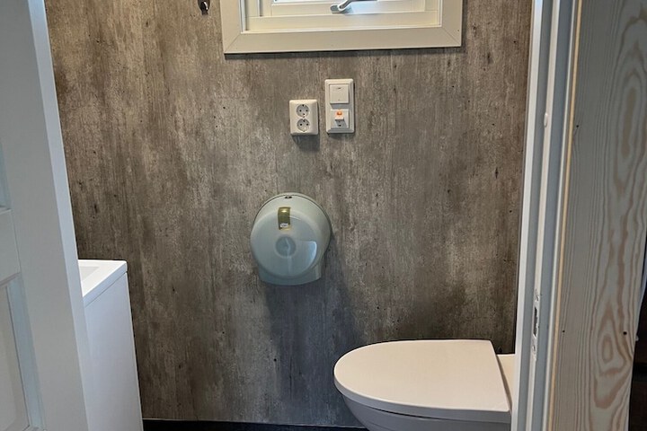 Room 21 of 34