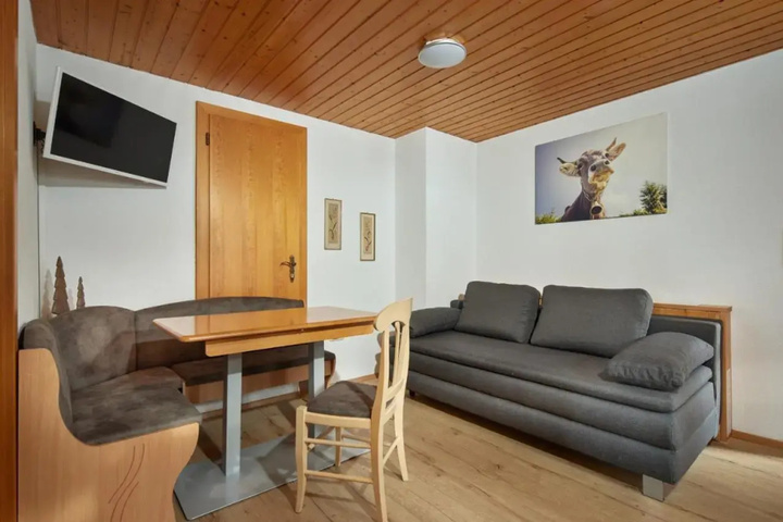 Room 3 of 15