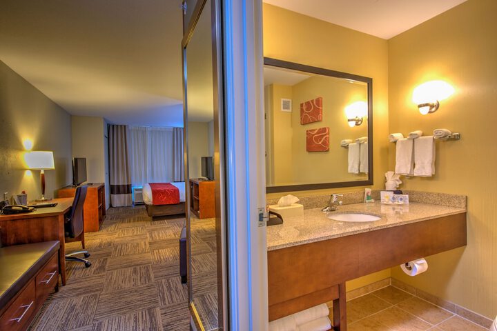 Suite 2 Queen Beds (21 of 27)