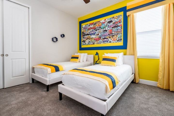 Room 7 of 40