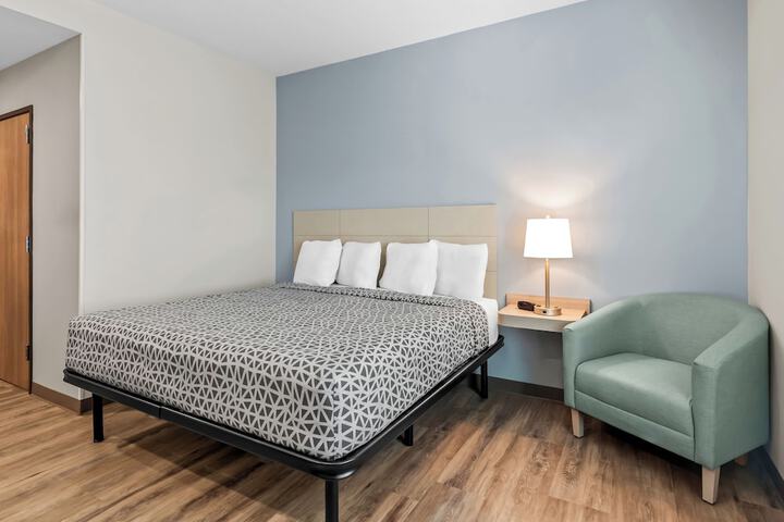 Room 4 of 30