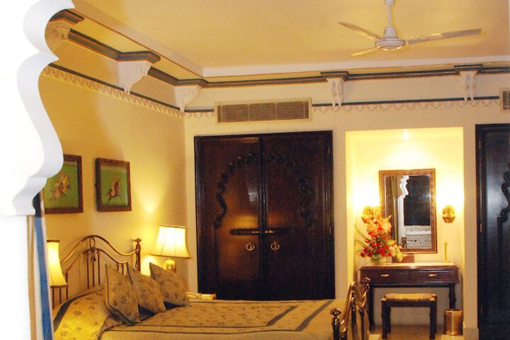 Room 5 of 90